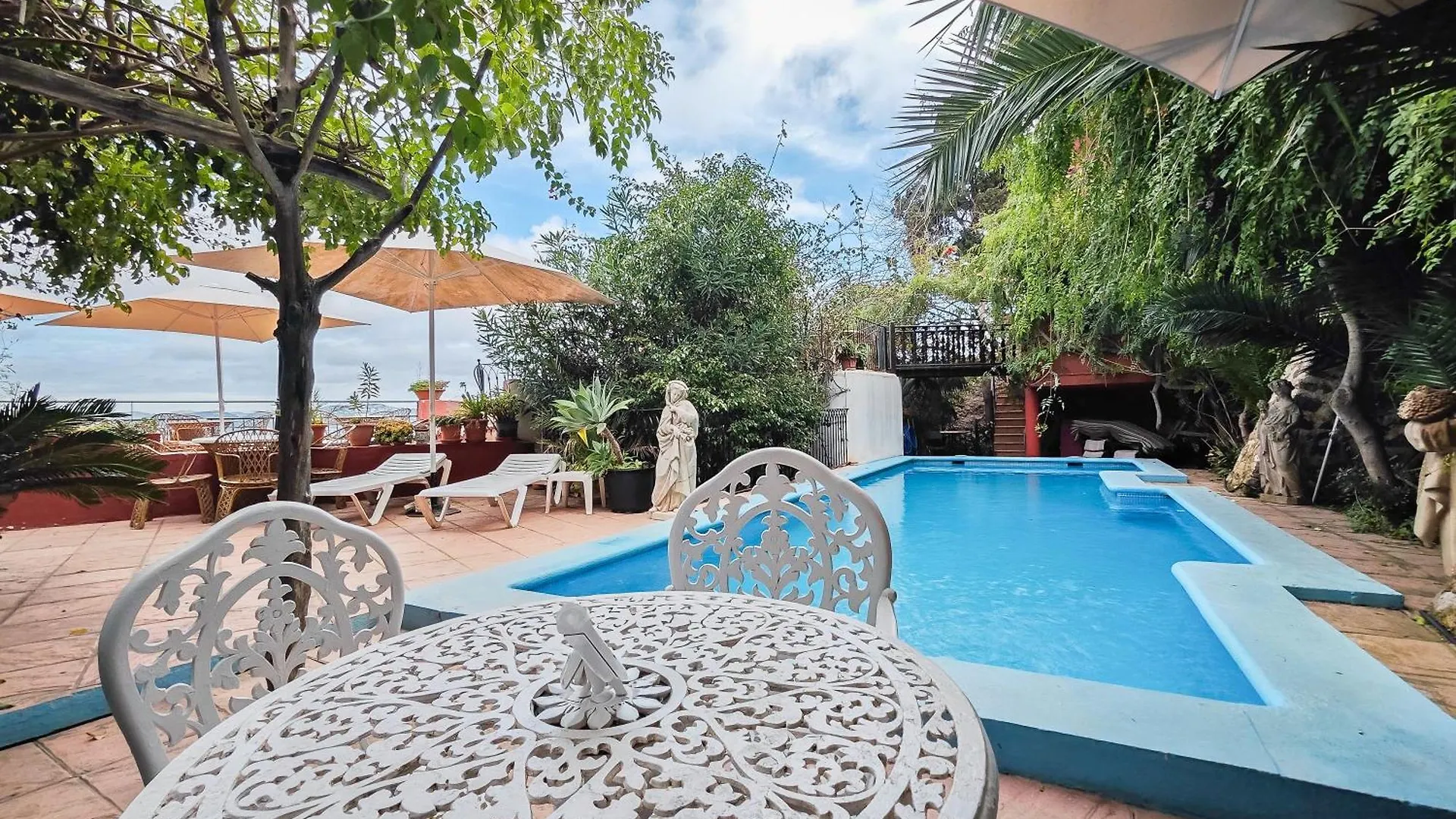 Navila Pasillo Superior Ibiza Town 0*,