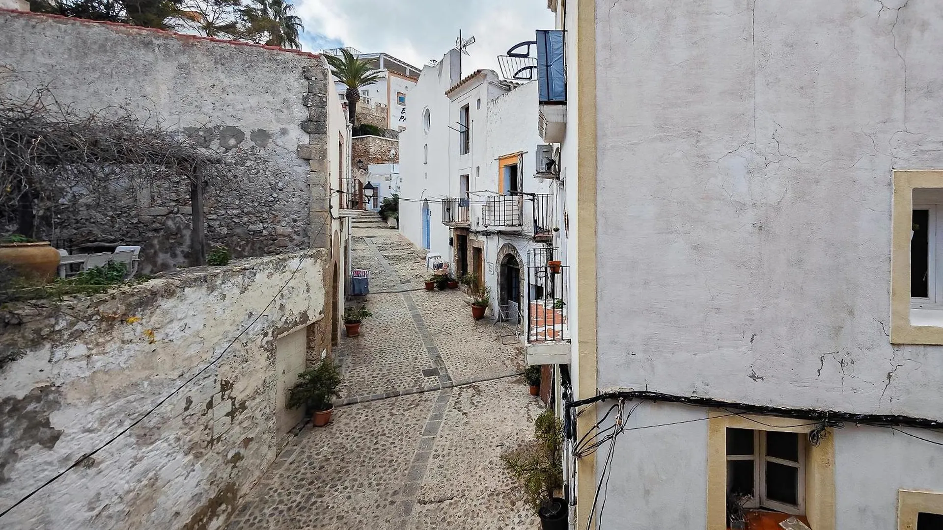 Navila Pasillo Superior Ibiza Town